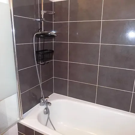 Apartamento - En Rez-de-chaussee Amenage Avec Elegance - Jardin Privatif Royan
