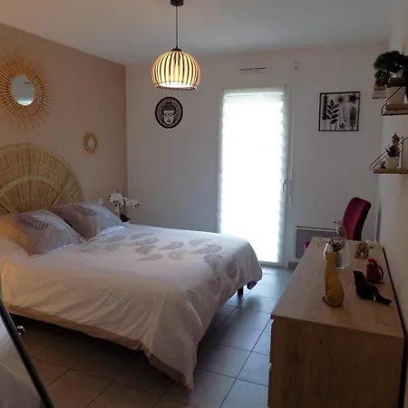 Apartamento - En Rez-de-chaussee Amenage Avec Elegance - Jardin Privatif *