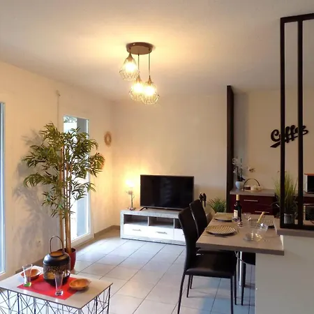 - En Rez-de-chaussee Amenage Avec Elegance - Jardin Privatif Apartamento Royan