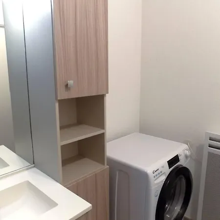 - En Rez-de-chaussee Amenage Avec Elegance - Jardin Privatif Apartamento