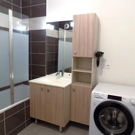 - En Rez-de-chaussee Amenage Avec Elegance - Jardin Privatif * Royan