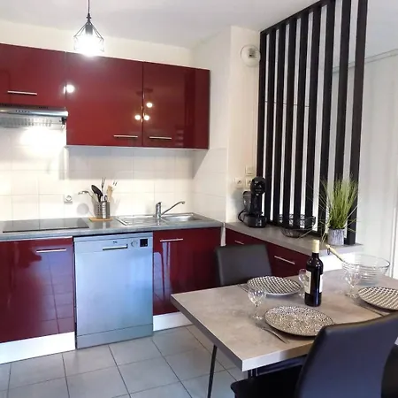 - En Rez-de-chaussee Amenage Avec Elegance - Jardin Privatif Apartamento *
