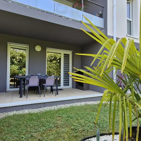 - En Rez-de-chaussee Amenage Avec Elegance - Jardin Privatif * Royan