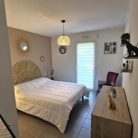 - En Rez-de-chaussee Amenage Avec Elegance - Jardin Privatif Apartment
