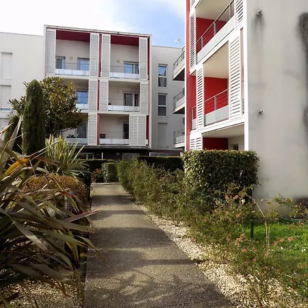 Apartment - En Rez-de-chaussee Amenage Avec Elegance - Jardin Privatif Royan